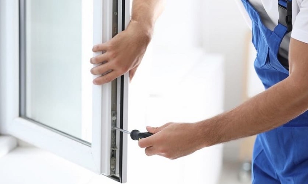 скрип пластикових вікон