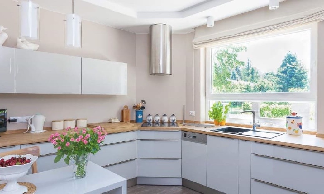 Как выбрать пластиковое окно на кухню: основные критерии