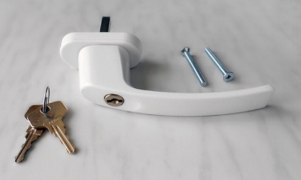 замок в окне